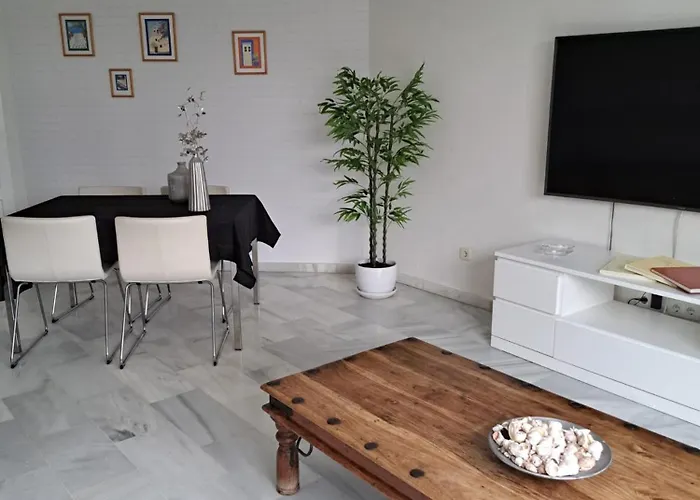 Casa ' Izzy ' * Εστεπόνα